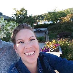 Meet your Posher, Elizabeth